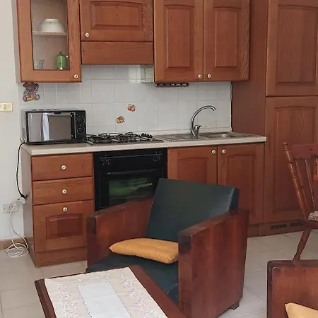 Laura Apartment *
